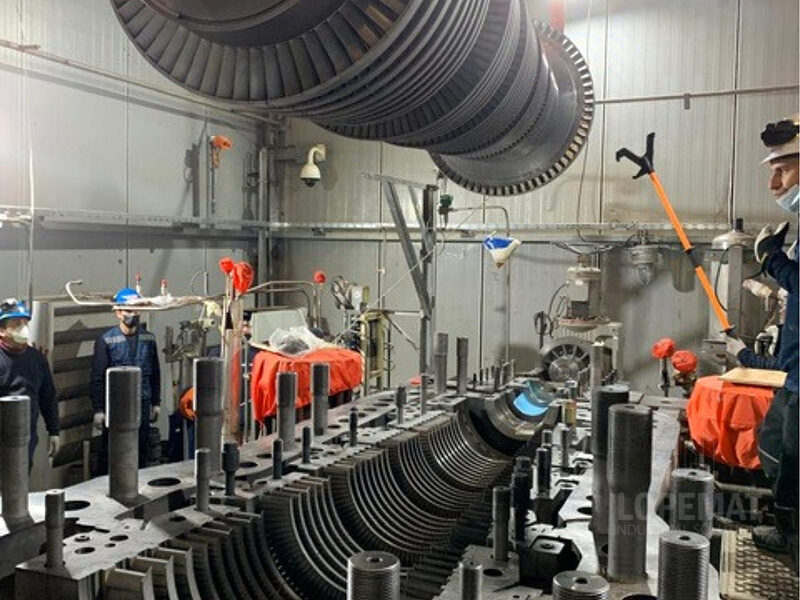 Rotor de turbina de vapor izado con puente grúa — proyecto Colbún, Central Nehuenco