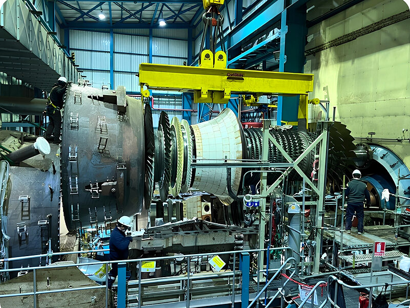 Turbina de gas abierta en mantenimiento mayor